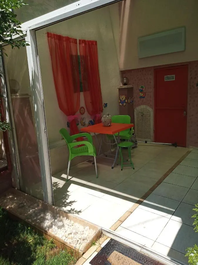 Sweet home Nea Michaniona 0*,